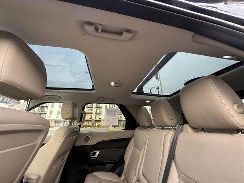 Used 2018 Land Rover Discovery SE AWD/4WD image 27