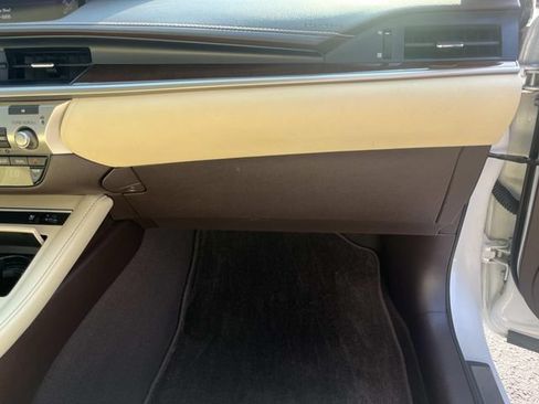 Used 2018 Lexus ES 350 w/ Navigation System Package FWD image 26