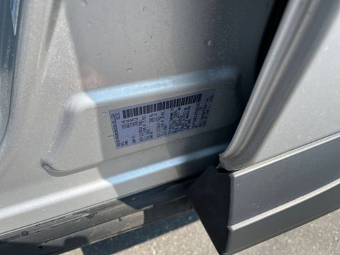 Used 2025 Nissan Rogue SV FWD image 31