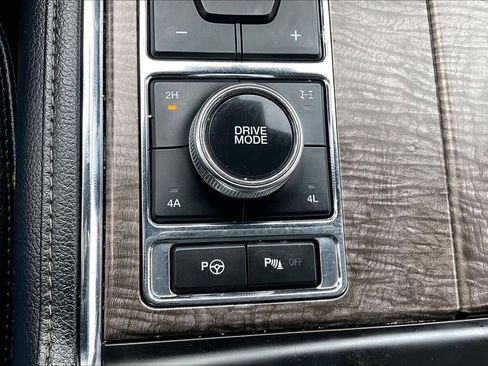 Used 2020 Ford Expedition Limited w/ Equipment Group 302A image 35