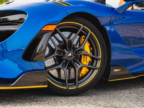Used 2022 McLaren 765LT RWD image 9