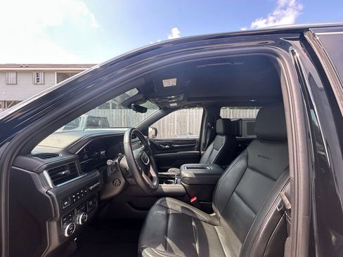 Used 2024 GMC Yukon Denali w/ Denali Reserve Package AWD/4WD image 13