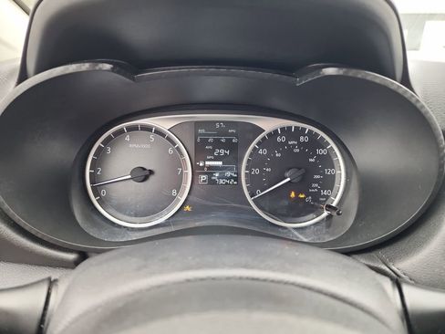 Used 2021 Nissan Versa S image 19