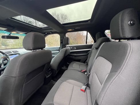 Used 2017 Ford Explorer XLT w/ Equipment Group 201A image 13
