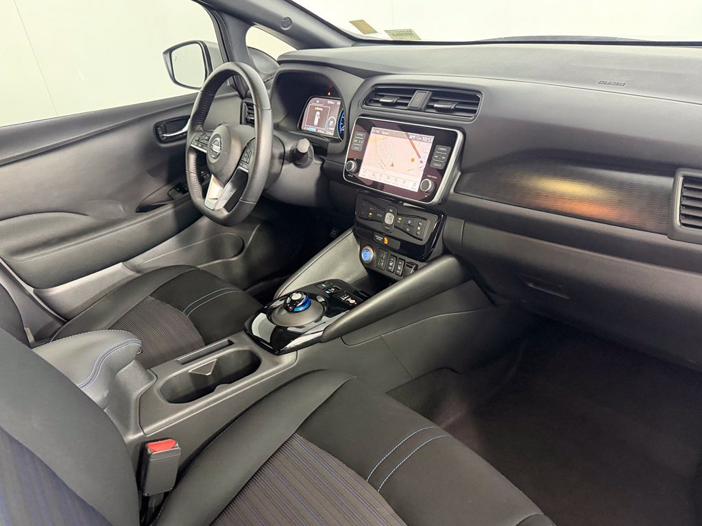 Used 2022 Nissan Leaf SV FWD image 18