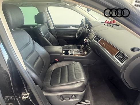Used 2015 Volkswagen Touareg VR6 AWD/4WD image 24