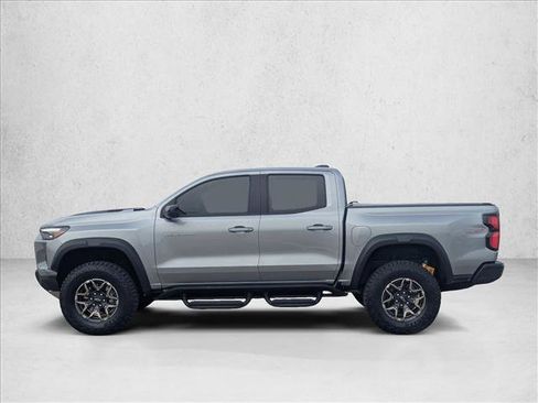 Used 2025 Chevrolet Colorado ZR2 w/ Technology Package image 8