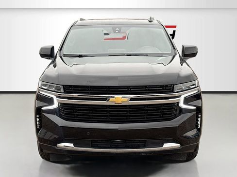 Used 2022 Chevrolet Suburban LT image 2