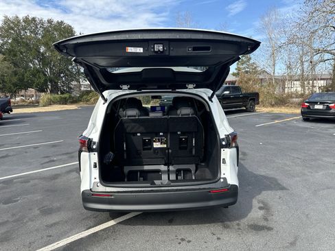 New 2025 Toyota Sienna XLE image 40