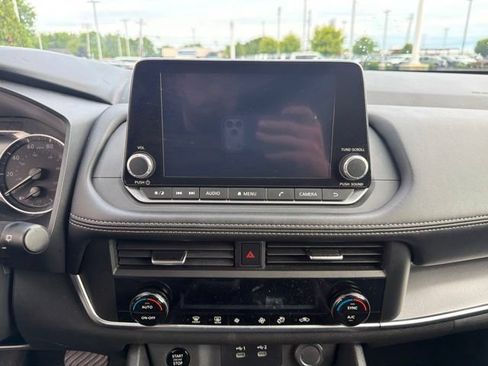 Used 2025 Nissan Rogue SV AWD/4WD image 22
