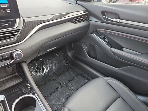 Certified 2023 Nissan Altima 2.5 SR w/ SR Premium Package FWD image 24