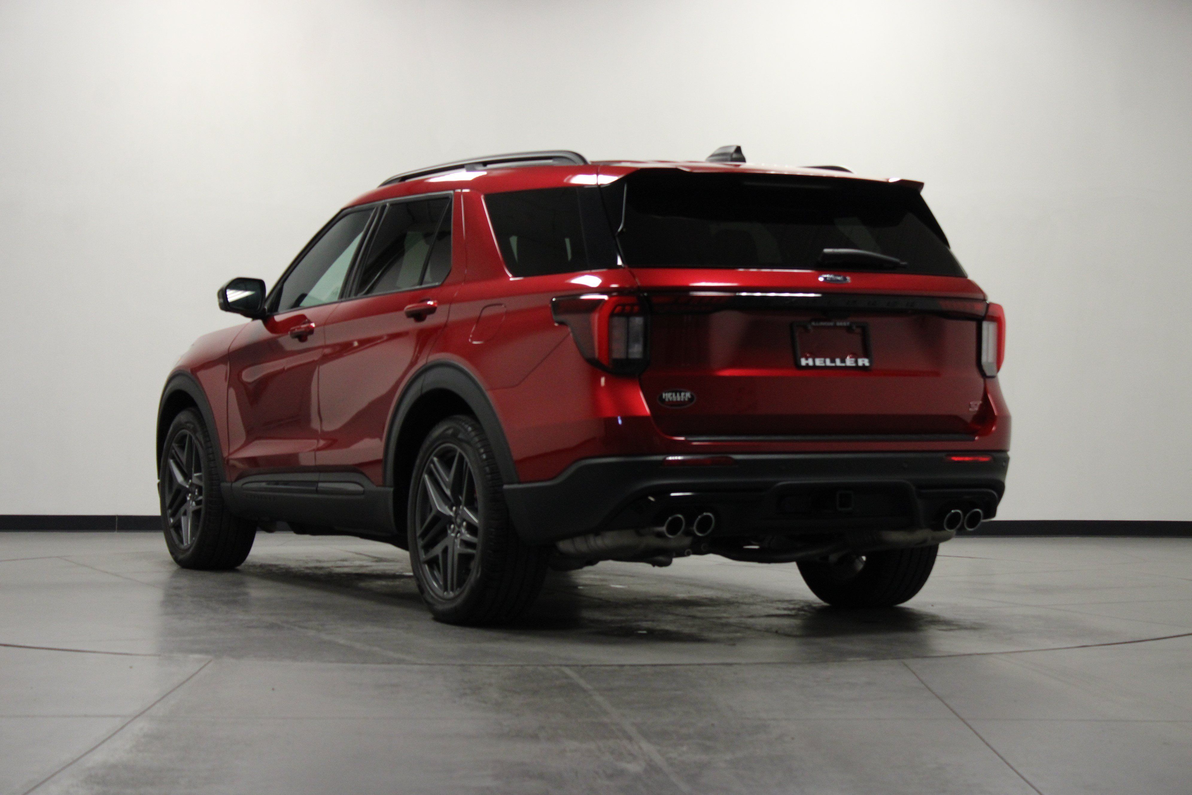Used 2025 Ford Explorer ST RWD image 6