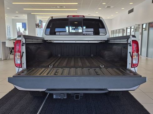 Used 2014 Nissan Frontier SL AWD/4WD image 9