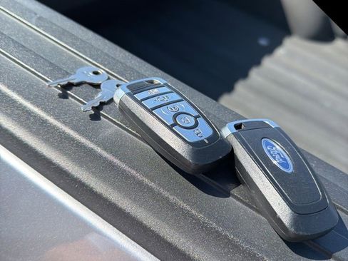 Used 2020 Ford F150 Platinum w/ Equipment Group 701A Luxury image 8