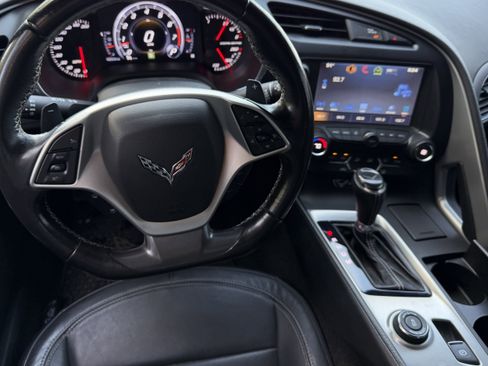 Used 2017 Chevrolet Corvette Stingray Coupe w/ 1LT RWD image 11