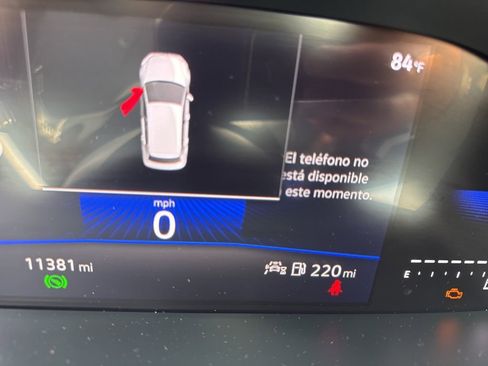 Used 2024 Volkswagen Taos SE w/ Panoramic Sunroof Package image 3