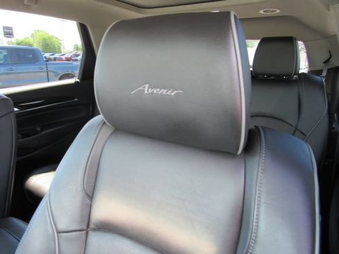 Used 2019 Buick Enclave Avenir w/ Avenir Technology Package AWD/4WD image 15