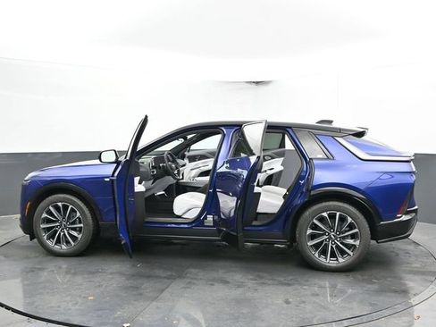 New 2025 Cadillac Lyriq Sport image 47