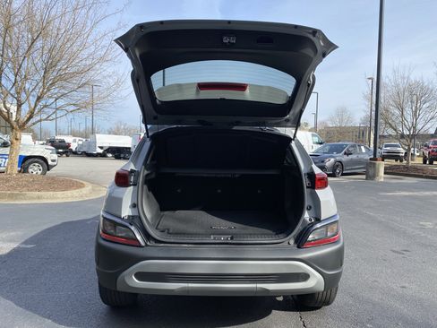Used 2023 Hyundai Kona SEL w/ Convenience Package image 11