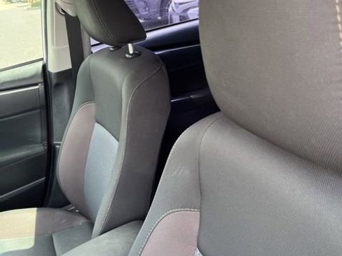 Used 2018 Toyota Corolla LE w/ Carpet Mat Package (TMS) FWD image 11