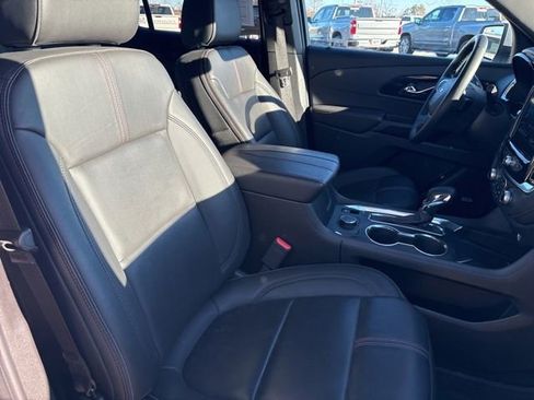 Certified 2023 Chevrolet Traverse RS image 24