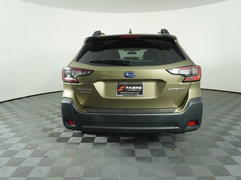 Used 2023 Subaru Outback Premium image 6