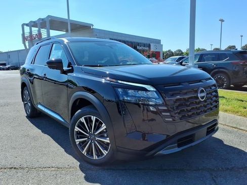 New 2026 Nissan Pathfinder Platinum FWD image 1
