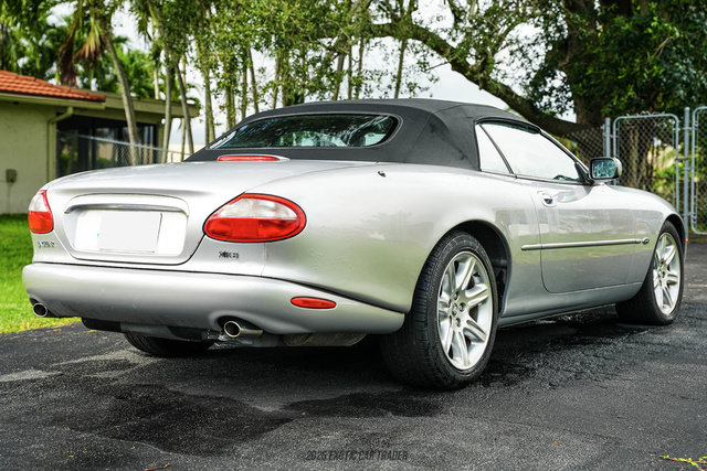 Used 2000 Jaguar XK8 Convertible RWD image 17