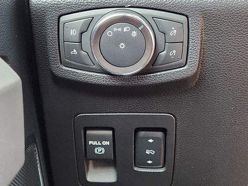 Used 2019 Ford F150 Platinum w/ Equipment Group 701A Luxury image 30