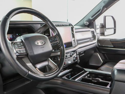Used 2024 Ford F250 Platinum image 26