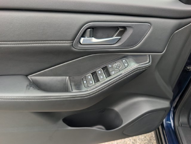 Certified 2025 Nissan Rogue SL FWD image 20