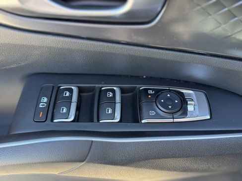 Used 2024 Kia Sorento S image 9