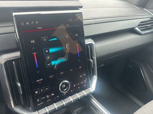 Used 2025 GMC Acadia Elevation image 27