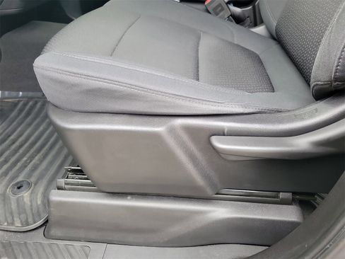 Used 2020 Chevrolet Silverado 2500 Custom w/ Custom Value Package image 16