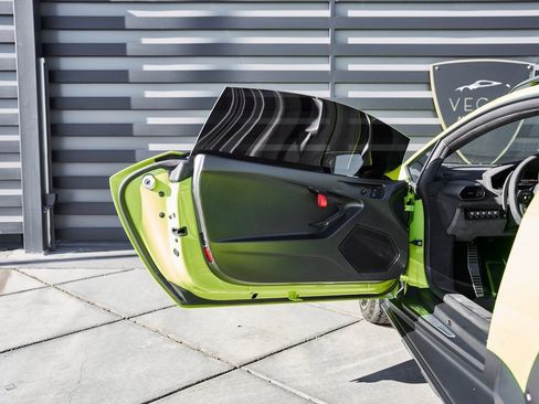 Used 2024 Lamborghini Huracan Sterrato image 36