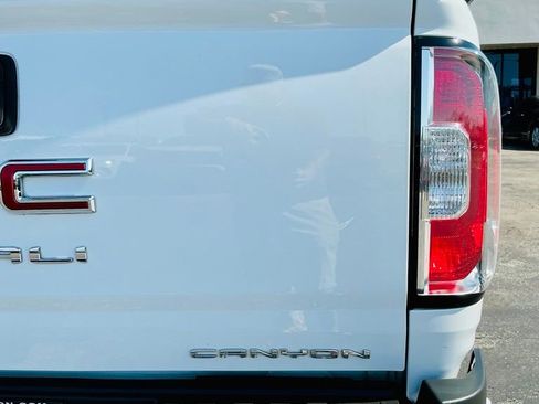 Used 2022 GMC Canyon Denali AWD/4WD image 12