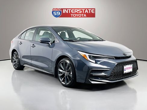 Certified 2025 Toyota Corolla SE FWD image 1