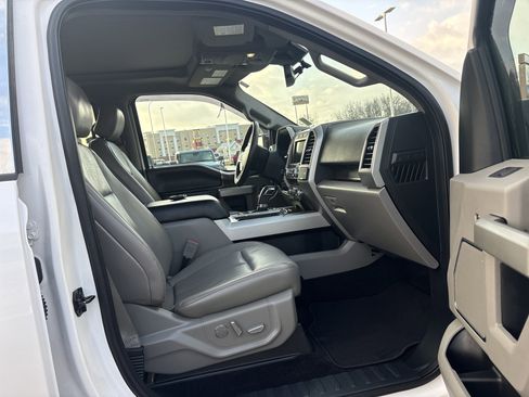 Used 2018 Ford F150 Lariat w/ Equipment Group 502A Luxury image 8