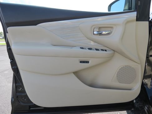 Used 2016 Nissan Murano SL w/ SL Technology Package FWD image 24