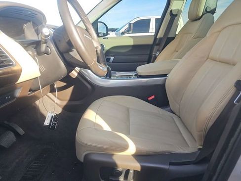Used 2018 Land Rover Range Rover Sport SE image 6