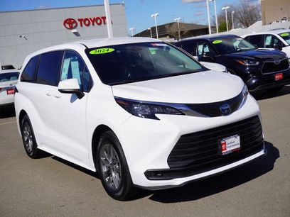 Used 2024 Toyota Sienna LE