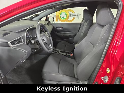 Used 2025 Toyota Corolla SE w/ SE Package FWD image 11