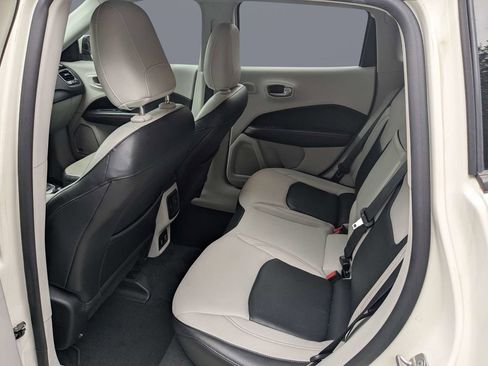 Used 2018 Jeep Compass Limited w/ Navigation Group AWD/4WD image 13