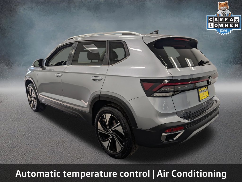 Used 2025 Volkswagen Taos SE w/ Panoramic Sunroof Package AWD/4WD image 7