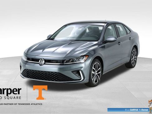Used 2025 Volkswagen Jetta SE w/ Sunroof Package FWD image 1