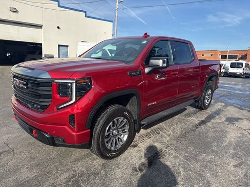 Used 2023 GMC Sierra 1500 AT4 w/ AT4 Premium Package AWD/4WD image 7