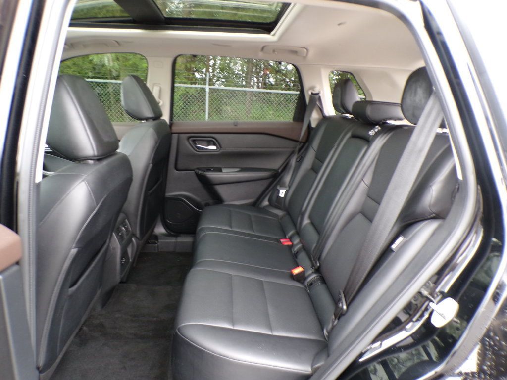 Used 2022 Nissan Rogue SV w/ SV Premium Package AWD/4WD image 18