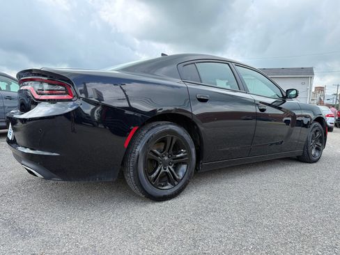 Used 2023 Dodge Charger SXT RWD image 6