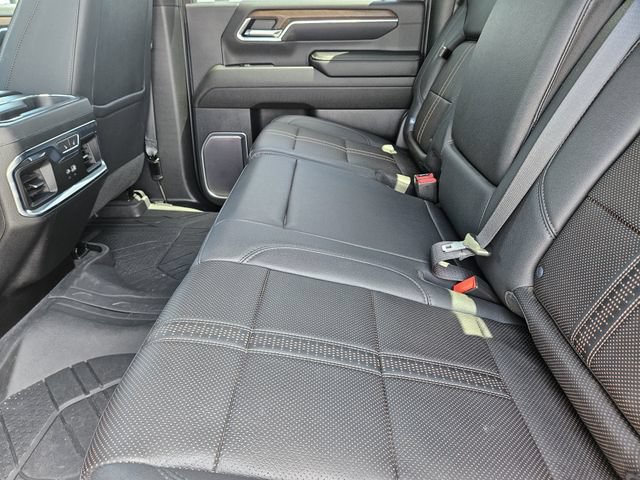 Used 2024 Chevrolet Silverado 2500 High Country w/ Technology Package AWD/4WD image 31