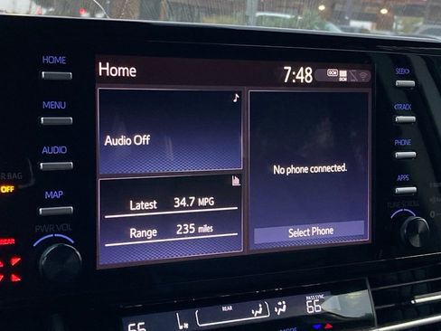 Used 2021 Toyota Sienna LE image 21